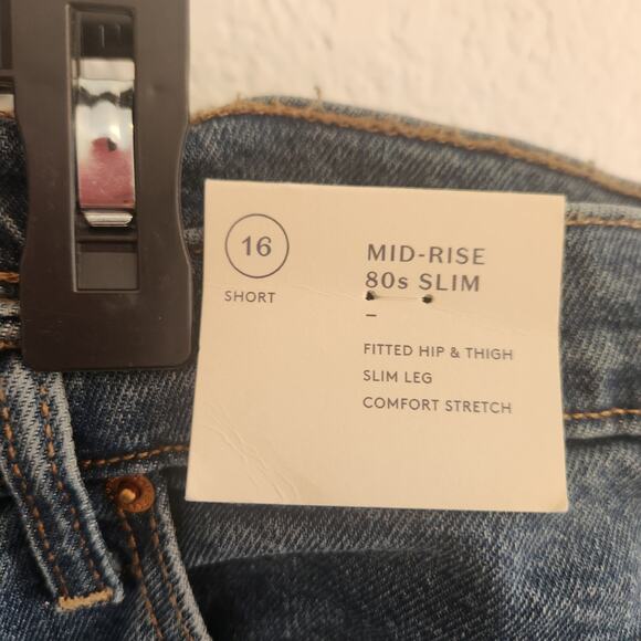 Universal Thread Women's Size 16 Short‎ 80s Slim Frayed bottom Jeans NWT - Picture 3 of 8